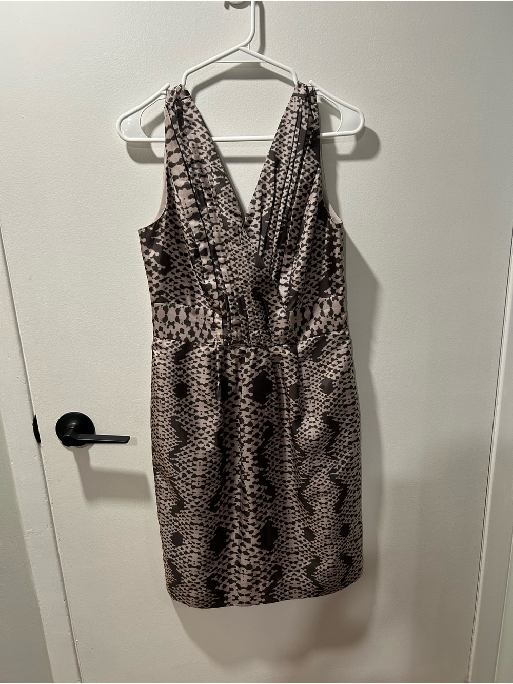 Banana Republic 100% Silk Animal Print Dress – Size 6 – Fully Lined
